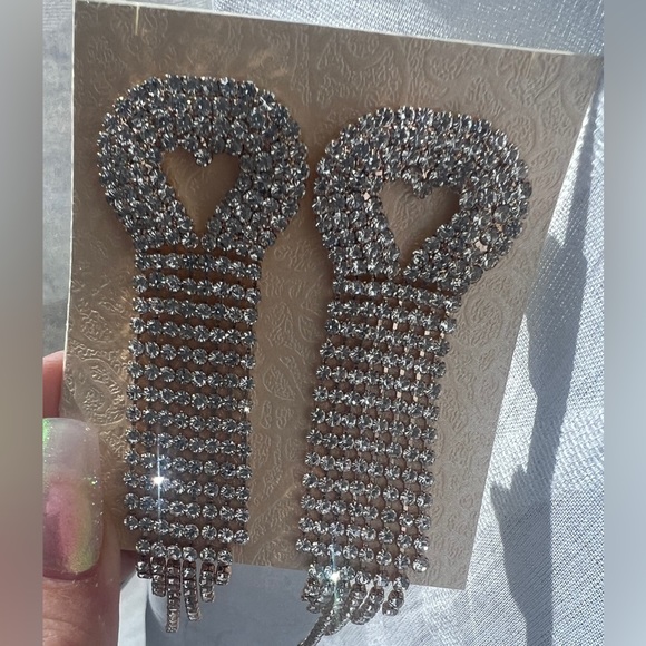 RHINESTONE HEART FRINGE DANGLE EARRINGS - Picture 4 of 6